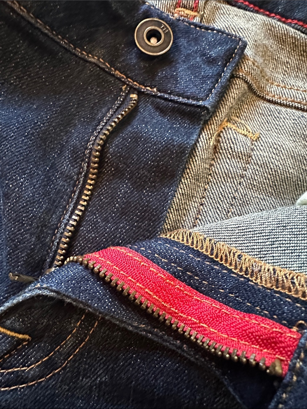 TOMMY HILFIGER Women’s Dark Blue Distressed Straight Leg “Boyfriend”Jeans Sz 8 - Picture 9 of 12